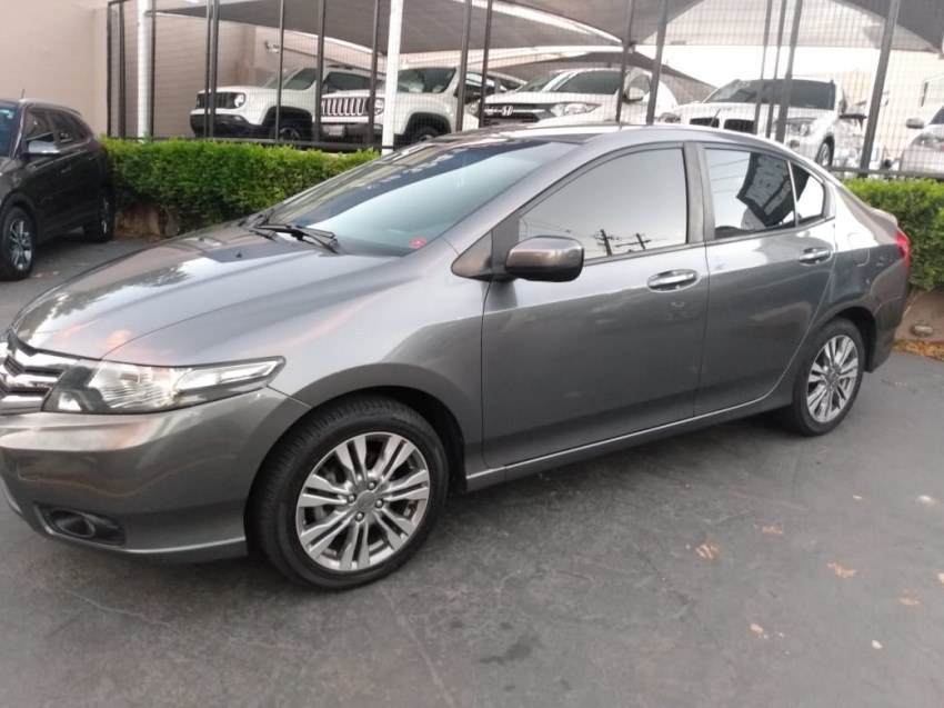 //www.autoline.com.br/carro/honda/city-15-lx-16v-flex-4p-automatico/2014/campinas-sp/25018049