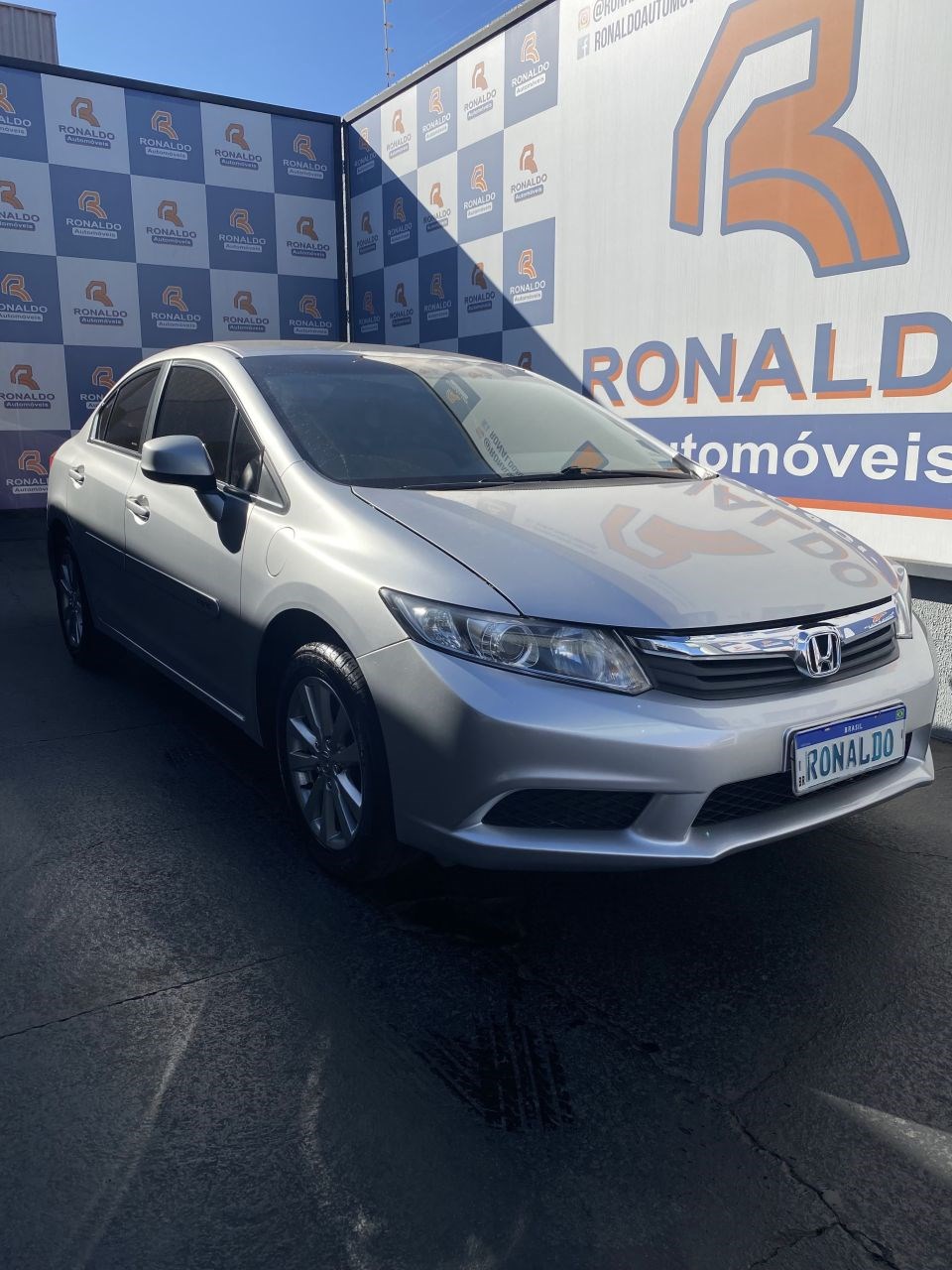 //www.autoline.com.br/carro/honda/civic-18-lxs-16v-flex-4p-automatico/2014/limeira-sp/23549520