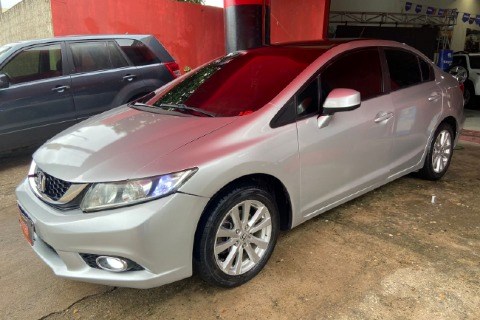 //www.autoline.com.br/carro/honda/civic-18-lxs-16v-flex-4p-automatico/2014/parnaiba-pi/23629949