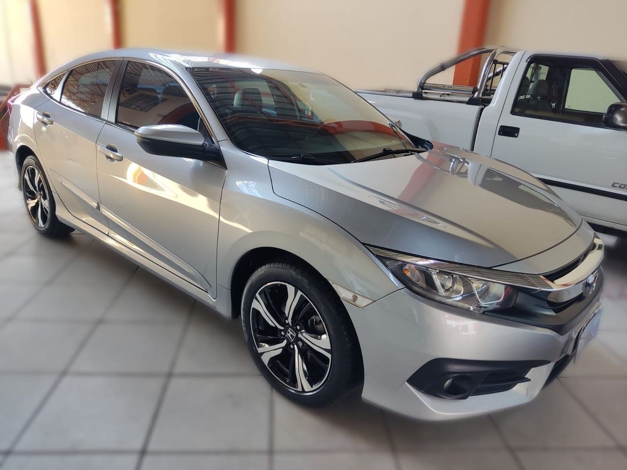 //www.autoline.com.br/carro/honda/civic-20-ex-16v-flex-4p-cvt/2017/sorocaba-sp/24163819