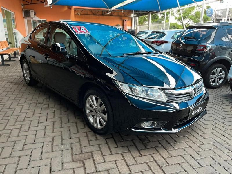 //www.autoline.com.br/carro/honda/civic-18-lxs-16v-flex-4p-automatico/2014/cascavel-pr/24480348