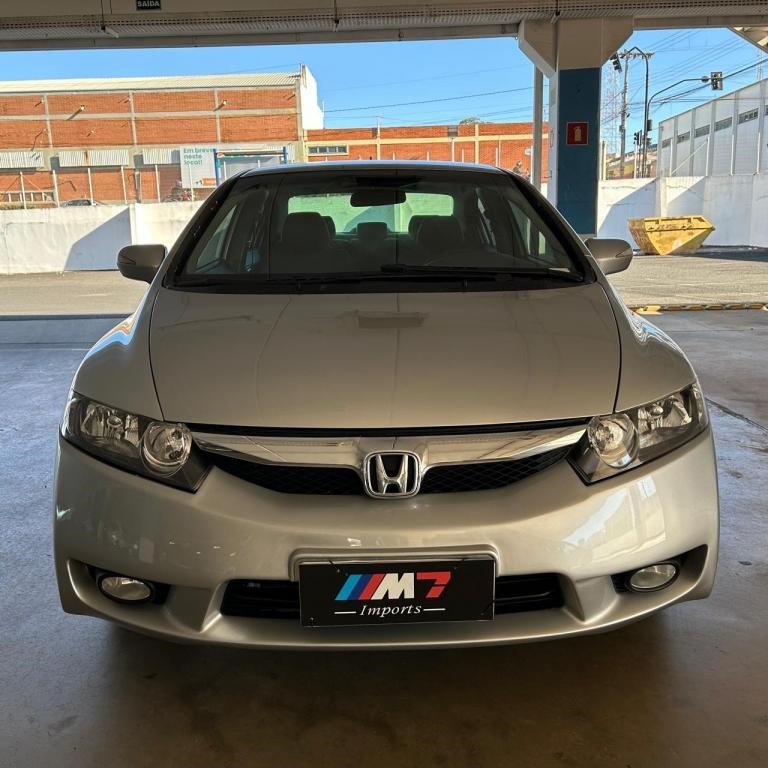 //www.autoline.com.br/carro/honda/civic-18-lxl-16v-flex-4p-automatico/2011/uberlandia-mg/24532406