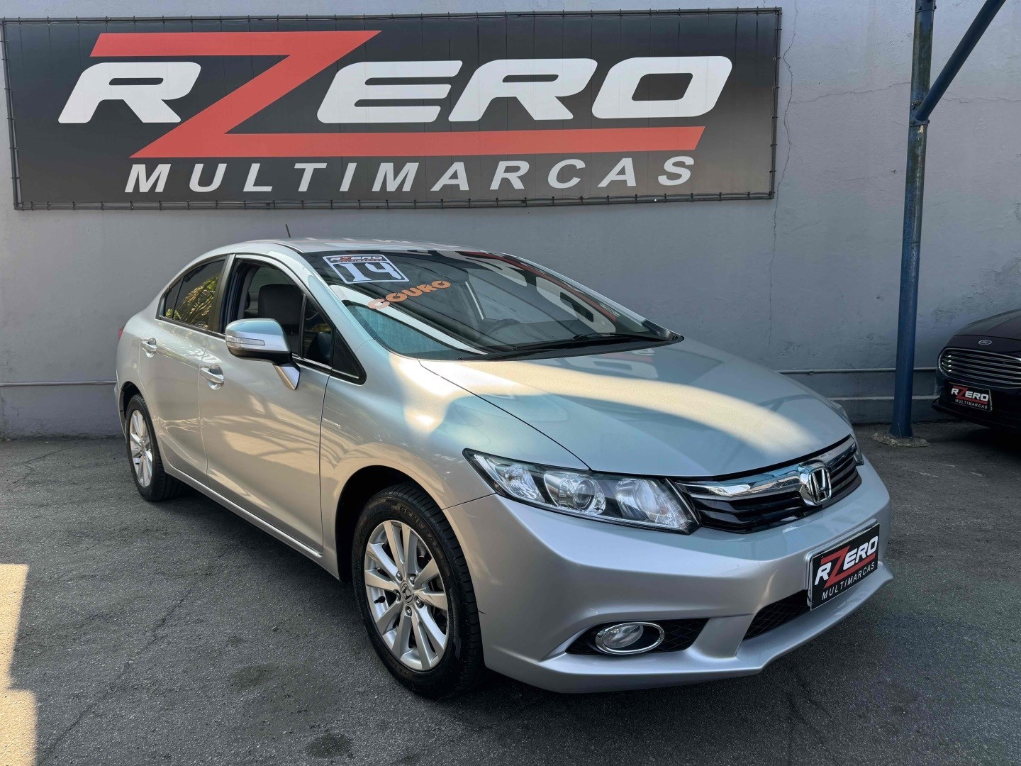 //www.autoline.com.br/carro/honda/civic-20-lxr-16v-flex-4p-automatico/2014/sao-paulo-sp/24736249