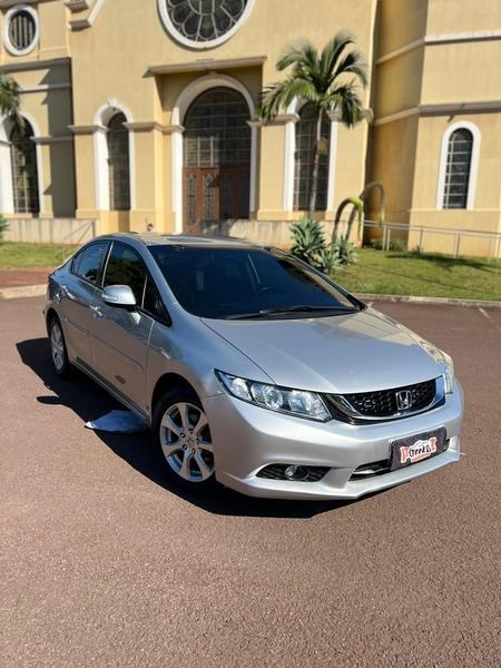 //www.autoline.com.br/carro/honda/civic-20-lxr-16v-flex-4p-automatico/2014/cascavel-pr/24863018