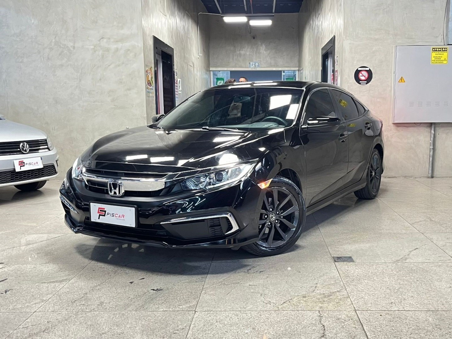 //www.autoline.com.br/carro/honda/civic-20-lx-16v-flex-4p-cvt/2020/belo-horizonte-mg/24888739