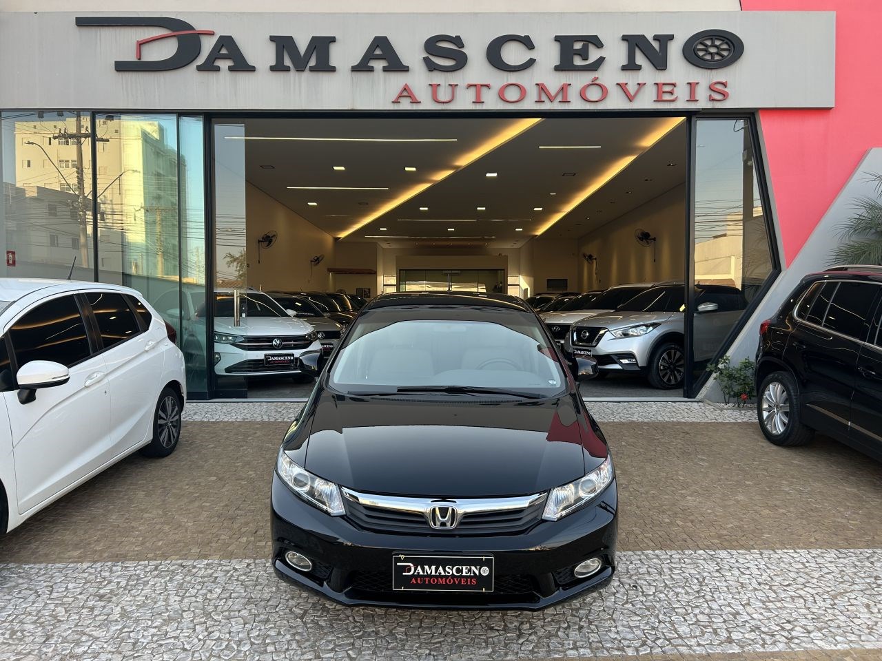 //www.autoline.com.br/carro/honda/civic-18-lxs-16v-flex-4p-automatico/2014/limeira-sp/24921289