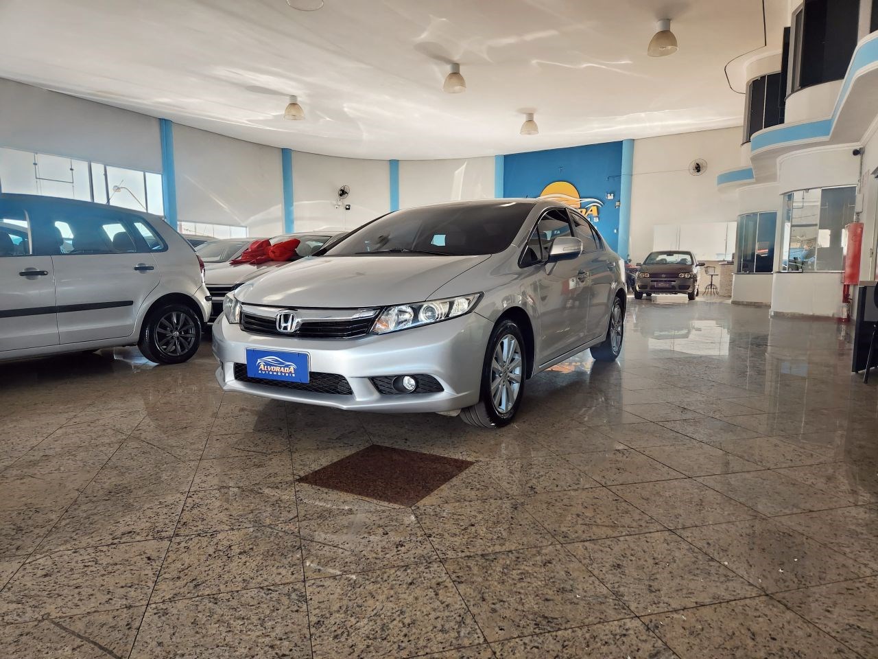//www.autoline.com.br/carro/honda/civic-18-lxl-16v-flex-4p-automatico/2012/nova-odessa-sp/24932821