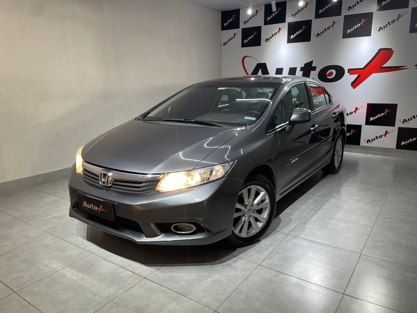 //www.autoline.com.br/carro/honda/civic-18-lxs-16v-flex-4p-automatico/2014/ribeirao-preto-sp/24963732