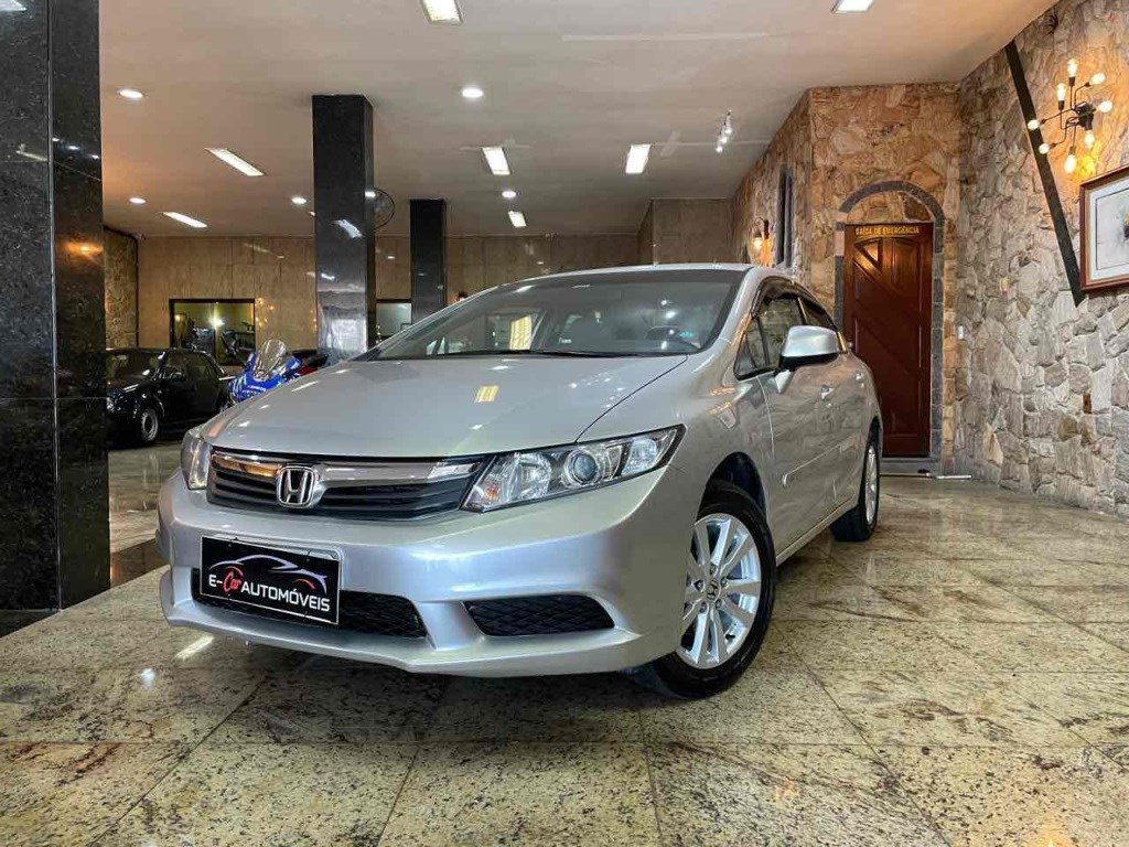 //www.autoline.com.br/carro/honda/civic-18-lxs-16v-flex-4p-automatico/2015/duque-de-caxias-rj/24989303