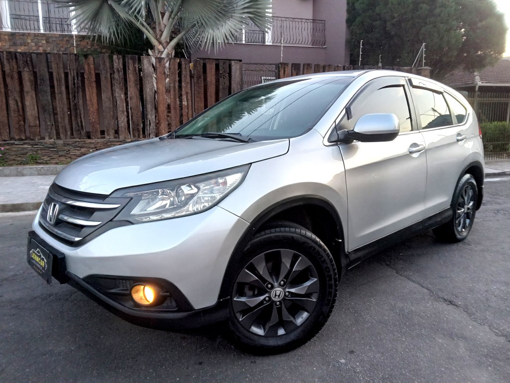 //www.autoline.com.br/carro/honda/cr-v-20-lx-16v-t-4p-automatico/2013/joinville-sc/24321643