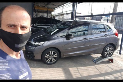 //www.autoline.com.br/carro/honda/fit-15-ex-16v-flex-4p-cvt/2018/guarulhos-sp/20882964
