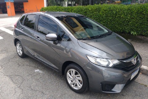 //www.autoline.com.br/carro/honda/fit-15-lx-16v-flex-4p-cvt/2017/sao-paulo-sp/23561716