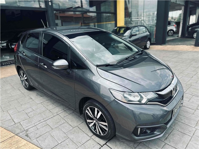 //www.autoline.com.br/carro/honda/fit-15-ex-16v-flex-4p-cvt/2018/santa-barbara-doeste-sp/23767486