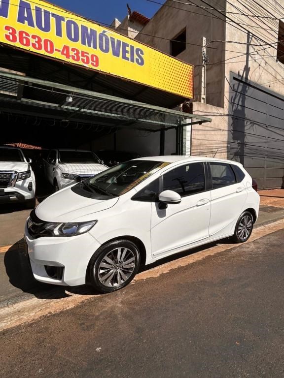 //www.autoline.com.br/carro/honda/fit-15-ex-16v-flex-4p-cvt/2016/ribeirao-preto-sp/24297101
