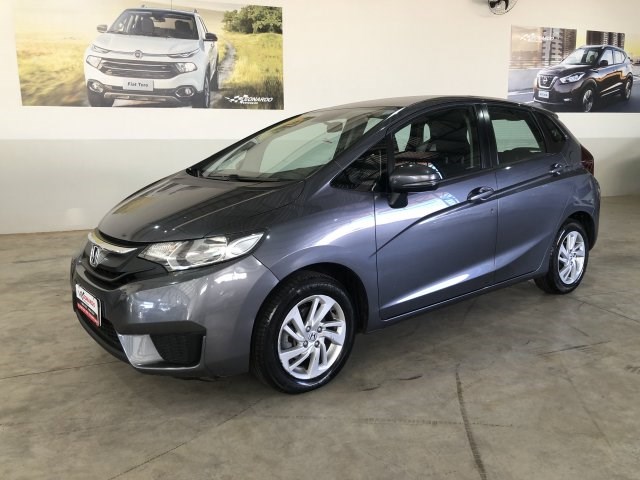 //www.autoline.com.br/carro/honda/fit-15-lx-16v-flex-4p-cvt/2015/lins-sp/24359488