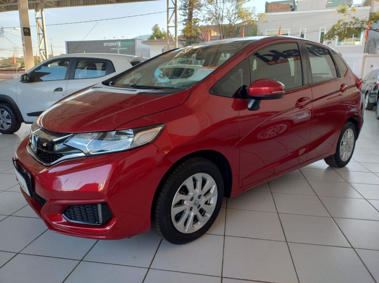 //www.autoline.com.br/carro/honda/fit-15-personal-16v-flex-4p-cvt/2020/sorocaba-sp/24365463