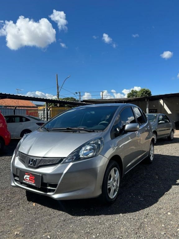 //www.autoline.com.br/carro/honda/fit-14-cx-16v-flex-4p-manual/2014/uberaba-mg/24395436