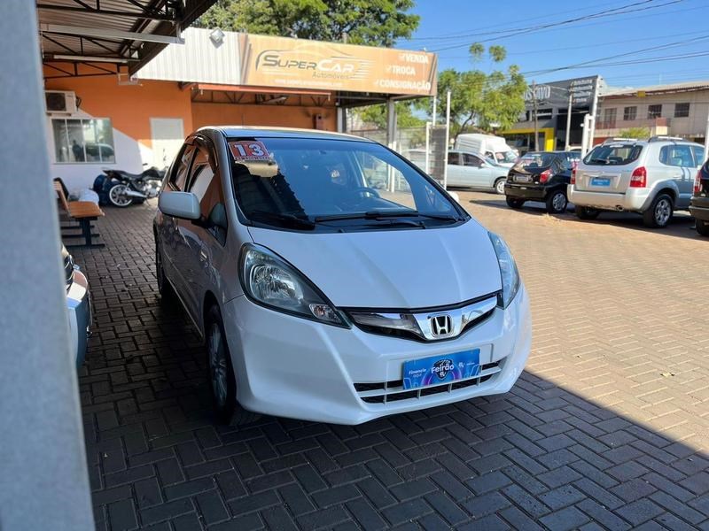 //www.autoline.com.br/carro/honda/fit-14-lx-16v-flex-4p-automatico/2013/cascavel-pr/24480449