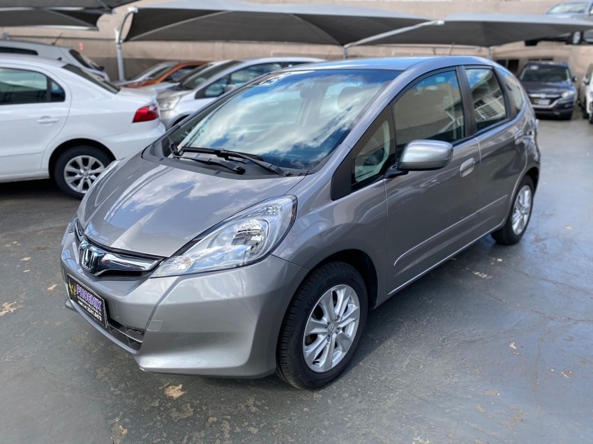 //www.autoline.com.br/carro/honda/fit-14-lx-16v-flex-4p-manual/2013/campinas-sp/24497426