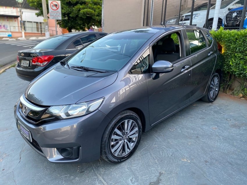 //www.autoline.com.br/carro/honda/fit-15-ex-16v-flex-4p-cvt/2016/campinas-sp/24526956