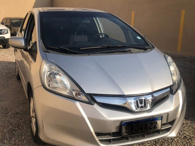 //www.autoline.com.br/carro/honda/fit-14-lx-16v-flex-4p-automatico/2013/sorocaba-sp/24691003