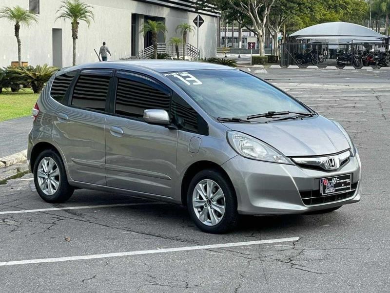 //www.autoline.com.br/carro/honda/fit-14-lx-16v-flex-4p-automatico/2013/sao-paulo-sp/24709136