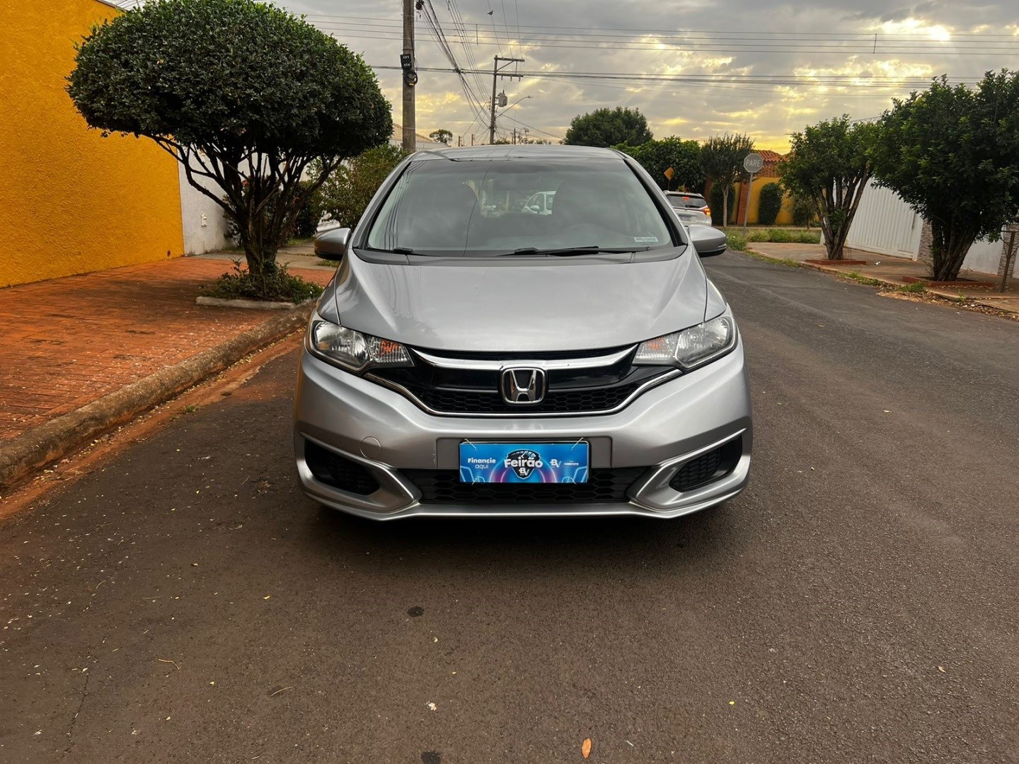 //www.autoline.com.br/carro/honda/fit-15-personal-16v-flex-4p-cvt/2018/ribeirao-preto-sp/24721123