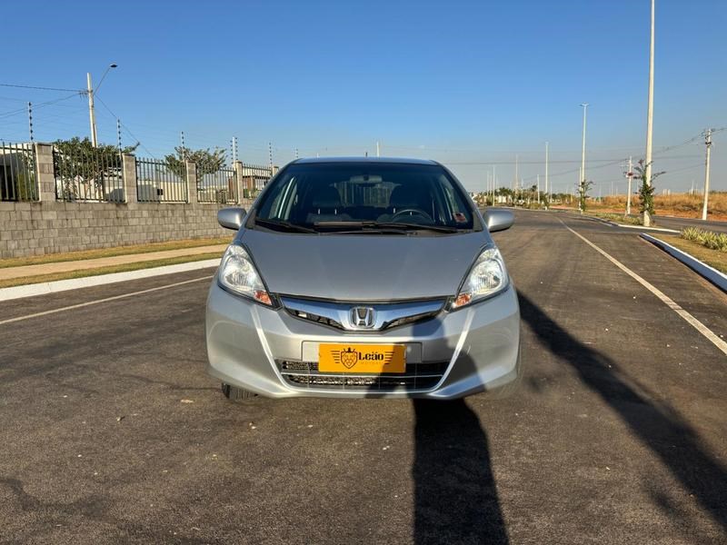 //www.autoline.com.br/carro/honda/fit-14-lx-16v-flex-4p-manual/2014/primavera-do-leste-mt/24742243