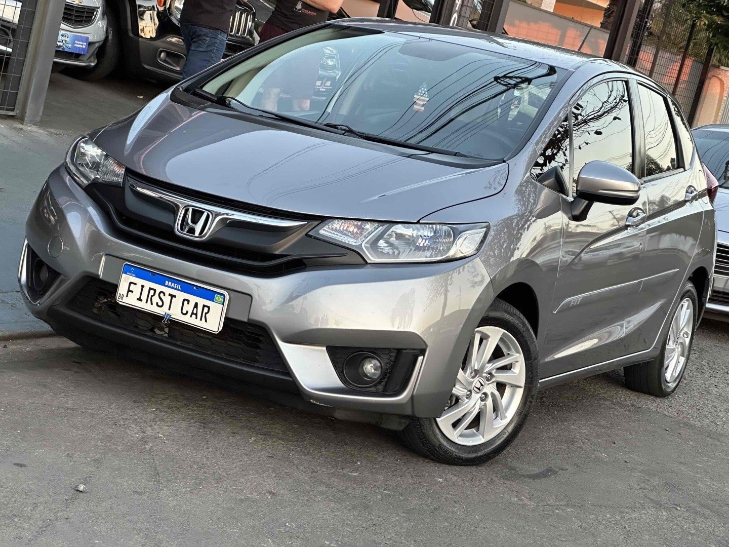 //www.autoline.com.br/carro/honda/fit-15-lx-16v-flex-4p-cvt/2015/americana-sp/24782546
