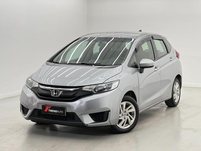 //www.autoline.com.br/carro/honda/fit-15-lx-16v-flex-4p-manual/2017/barra-mansa-rj/24910636