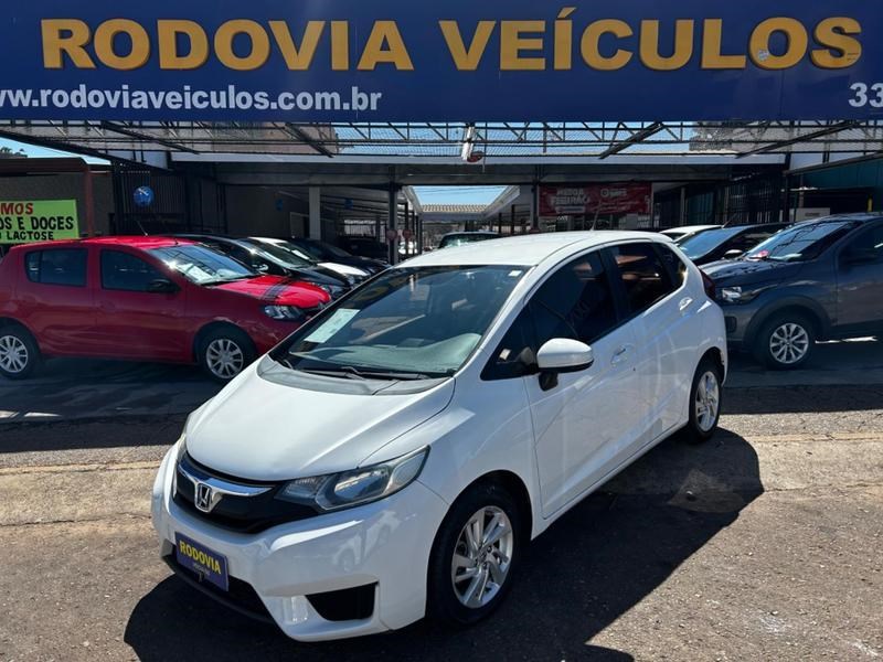 //www.autoline.com.br/carro/honda/fit-15-lx-16v-flex-4p-cvt/2015/brasilia-df/24921386