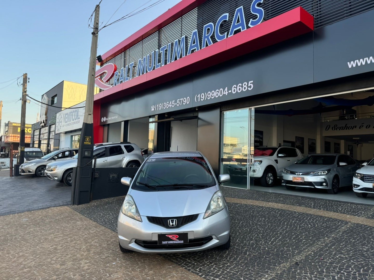 //www.autoline.com.br/carro/honda/fit-14-lx-16v-flex-4p-manual/2009/americana-sp/24921671