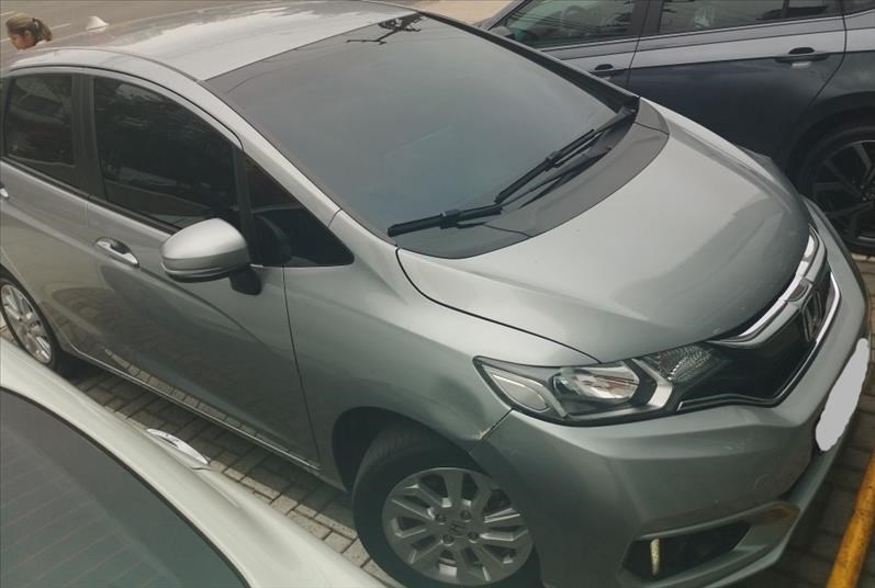 //www.autoline.com.br/carro/honda/fit-15-lx-16v-flex-4p-cvt/2020/guarulhos-sp/24986932