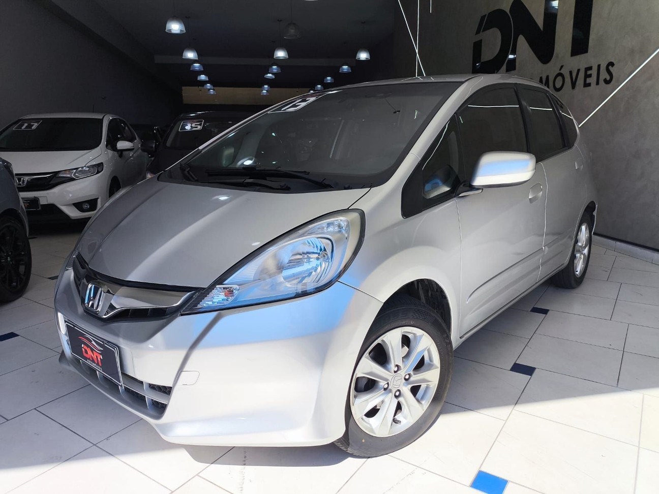 //www.autoline.com.br/carro/honda/fit-14-lx-16v-flex-4p-automatico/2013/sao-caetano-do-sul-sp/25008717