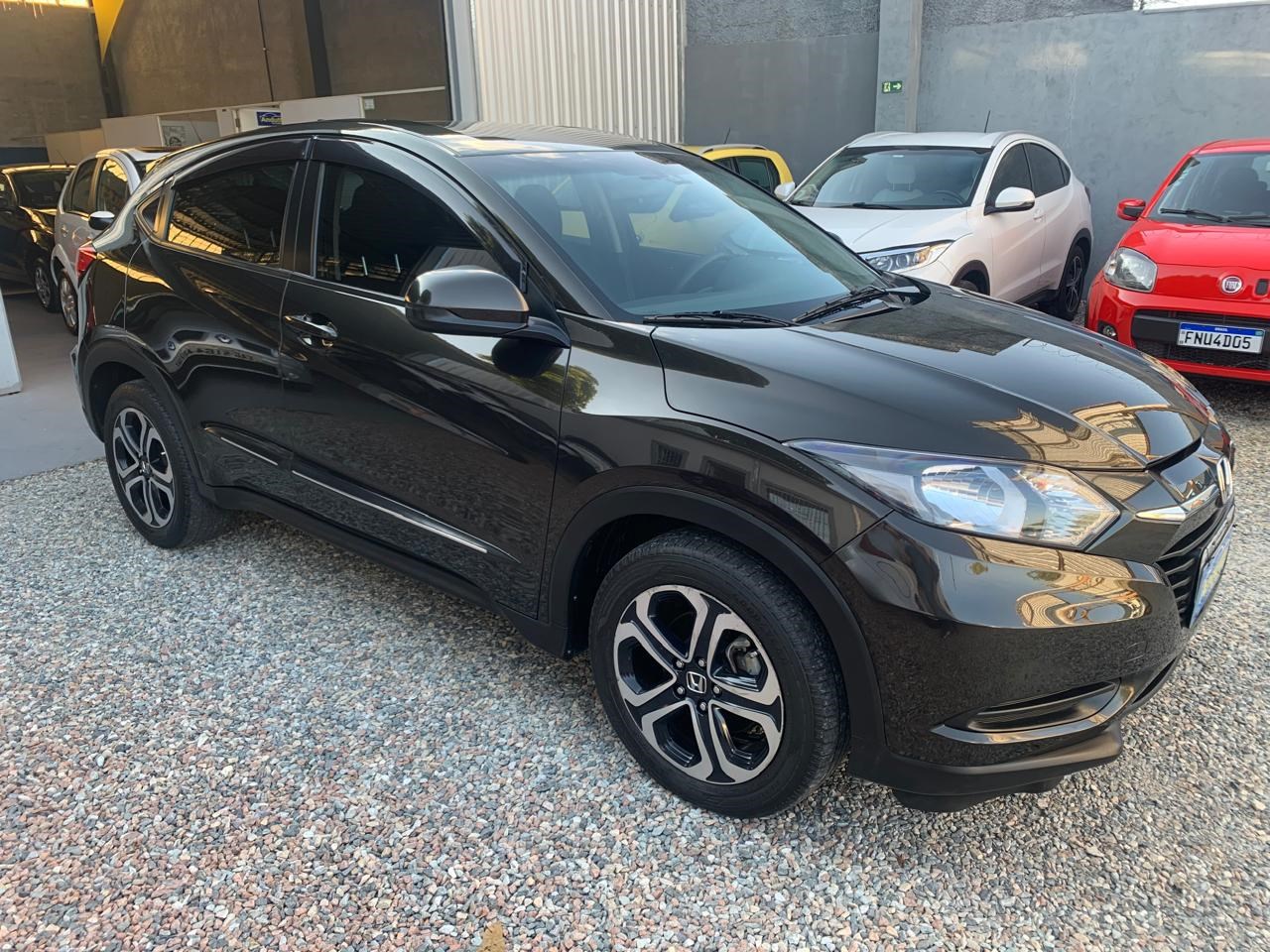 //www.autoline.com.br/carro/honda/hr-v-18-lx-16v-flex-4p-cvt/2017/jundiai-sp/24193744