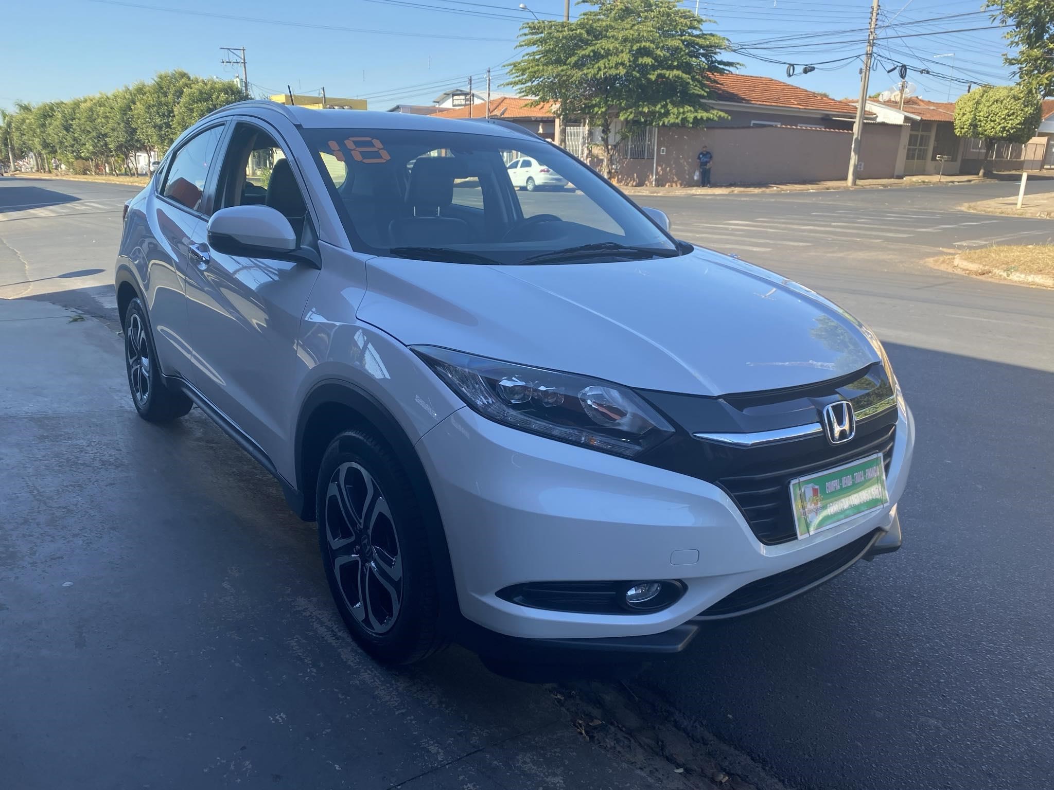 //www.autoline.com.br/carro/honda/hr-v-18-touring-16v-flex-4p-cvt/2018/santa-rosa-de-viterbo-sp/24235735