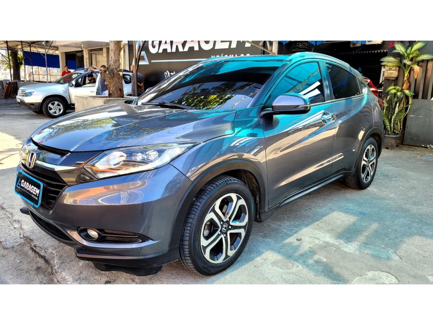 //www.autoline.com.br/carro/honda/hr-v-18-touring-16v-flex-4p-cvt/2018/rio-de-janeiro-rj/24345557