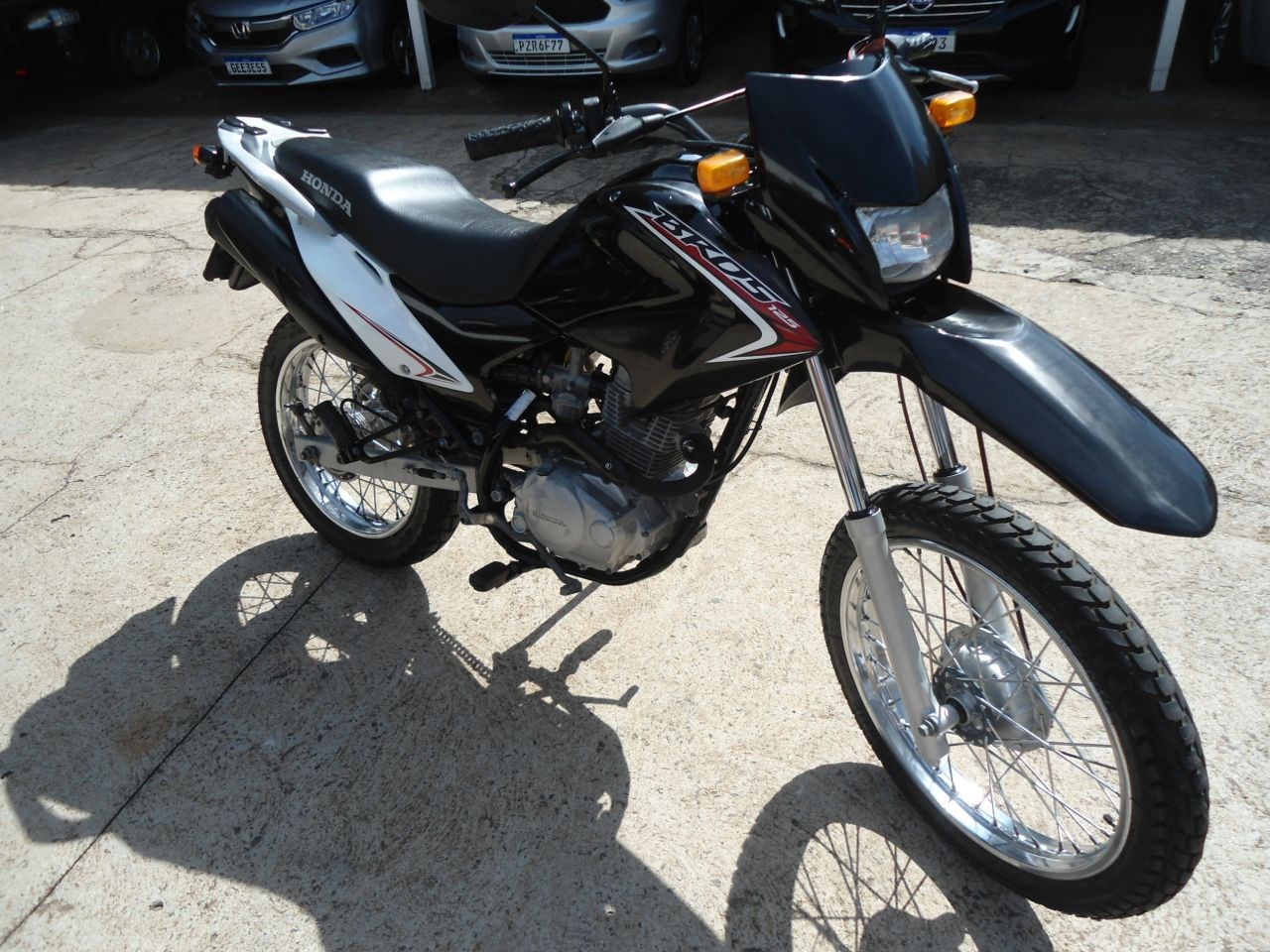 //www.autoline.com.br/moto/honda/nxr-125-bros-es-gas-mec-basico/2014/araras-sp/23832205