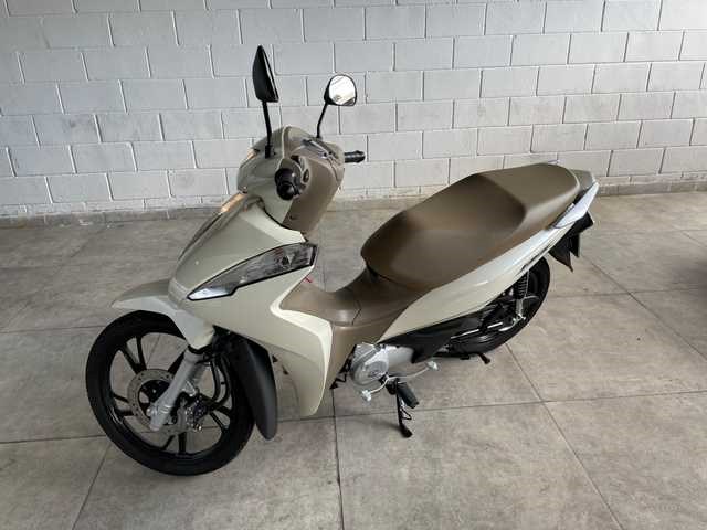 //www.autoline.com.br/moto/honda/pcx-150/2023/sao-jose-dos-campos-sp/23951054