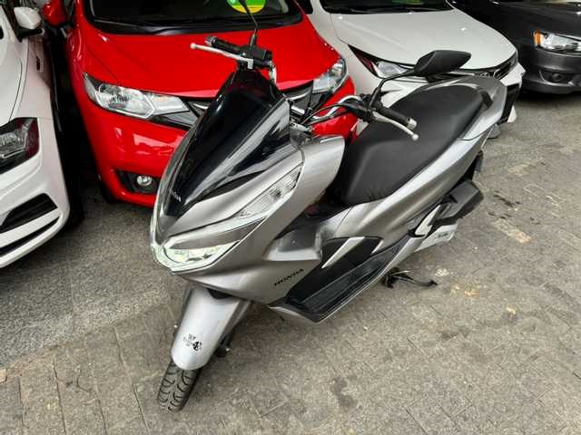 //www.autoline.com.br/moto/honda/pcx-150/2019/sao-paulo-sp/24149445