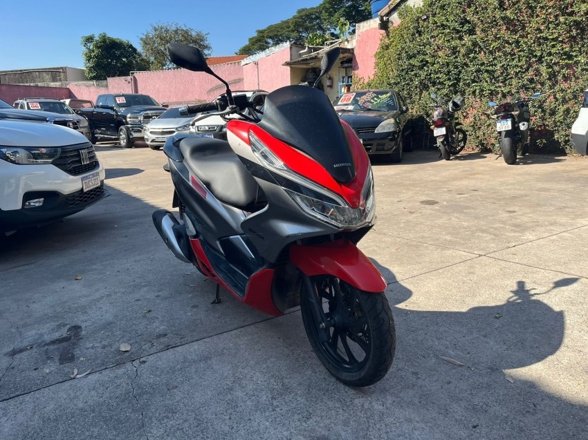 //www.autoline.com.br/moto/honda/pcx-150/2019/taboao-da-serra-sp/24769490