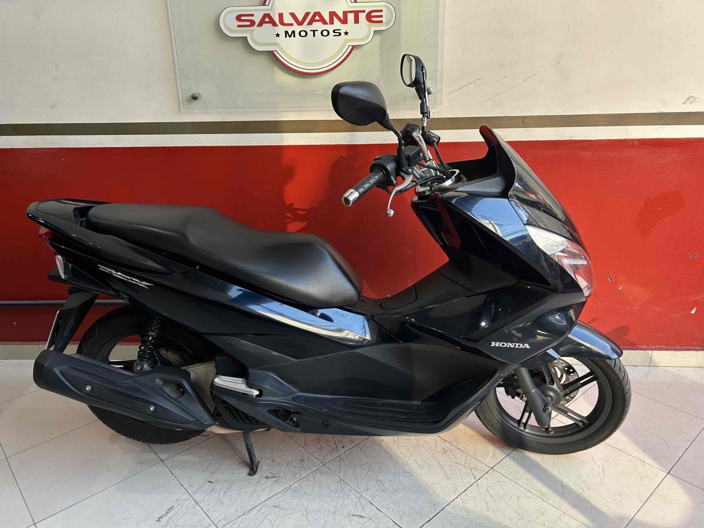 //www.autoline.com.br/moto/honda/pcx-150-gas-aut-basico/2018/sao-paulo-sp/24931289