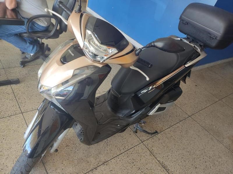 //www.autoline.com.br/moto/honda/sh-150i/2019/brasilia-df/24295228