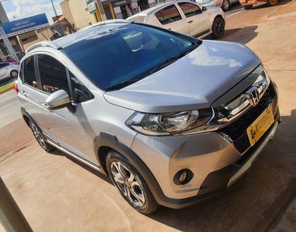//www.autoline.com.br/carro/honda/wr-v-15-ex-16v-flex-4p-cvt/2020/rio-verde-go/23944873