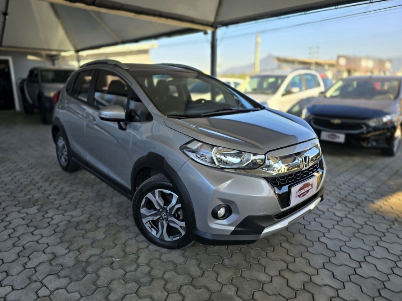 //www.autoline.com.br/carro/honda/wr-v-15-exl-16v-flex-4p-cvt/2018/palhoca-sc/24481471