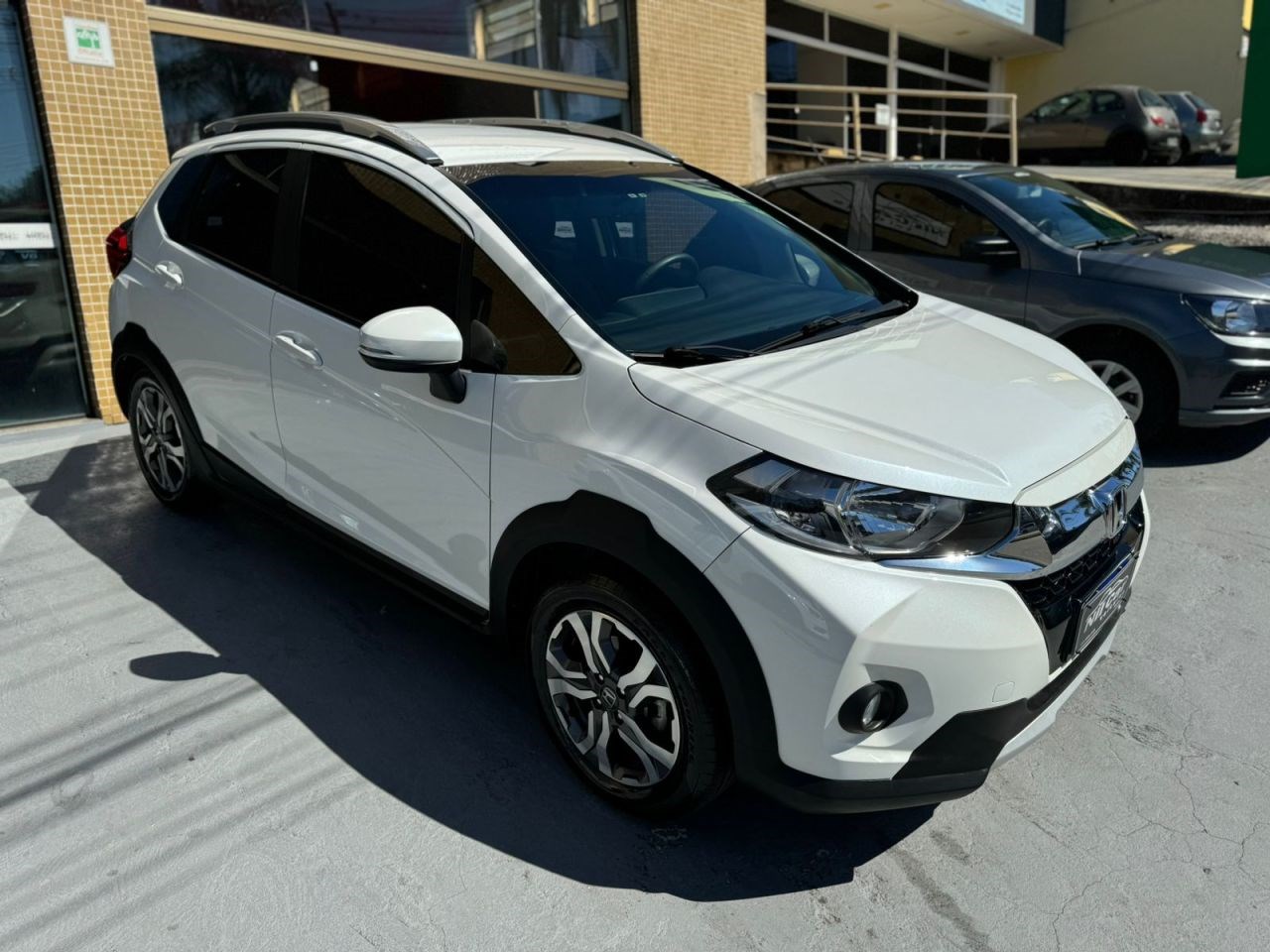 //www.autoline.com.br/carro/honda/wr-v-15-ex-16v-flex-4p-cvt/2018/itatiba-sp/24784908