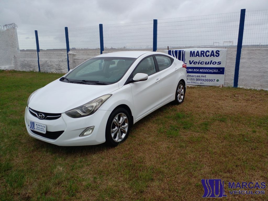 //www.autoline.com.br/carro/hyundai/elantra-20-gls-16v-flex-4p-automatico/2013/rio-grande-rs/23552902
