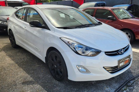 //www.autoline.com.br/carro/hyundai/elantra-18-gls-16v-gasolina-4p-automatico/2013/vinhedo-sp/24509659