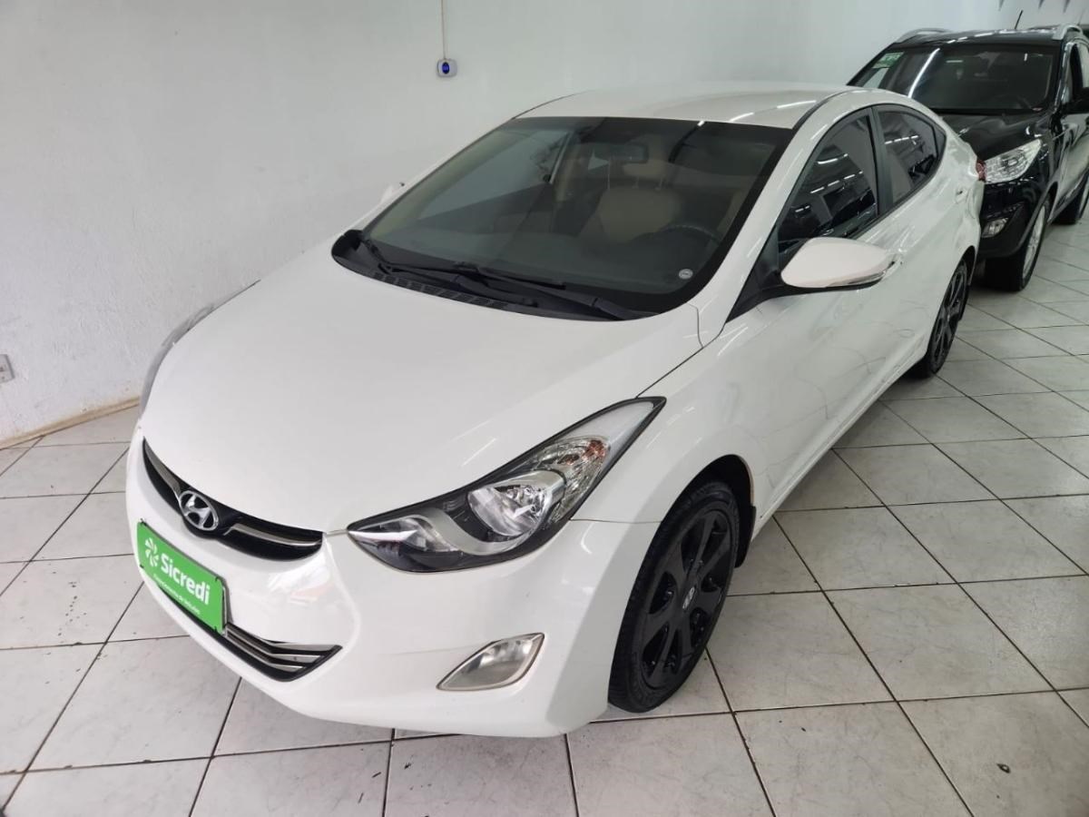 //www.autoline.com.br/carro/hyundai/elantra-18-gls-16v-gasolina-4p-automatico/2013/cascavel-pr/24727184