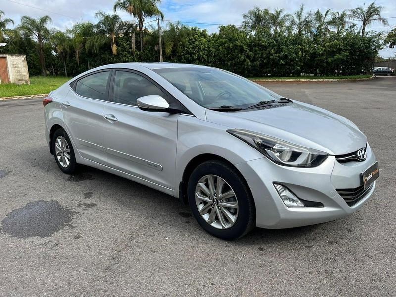 //www.autoline.com.br/carro/hyundai/elantra-20-gls-16v-flex-4p-automatico/2015/brasilia-df/24965864